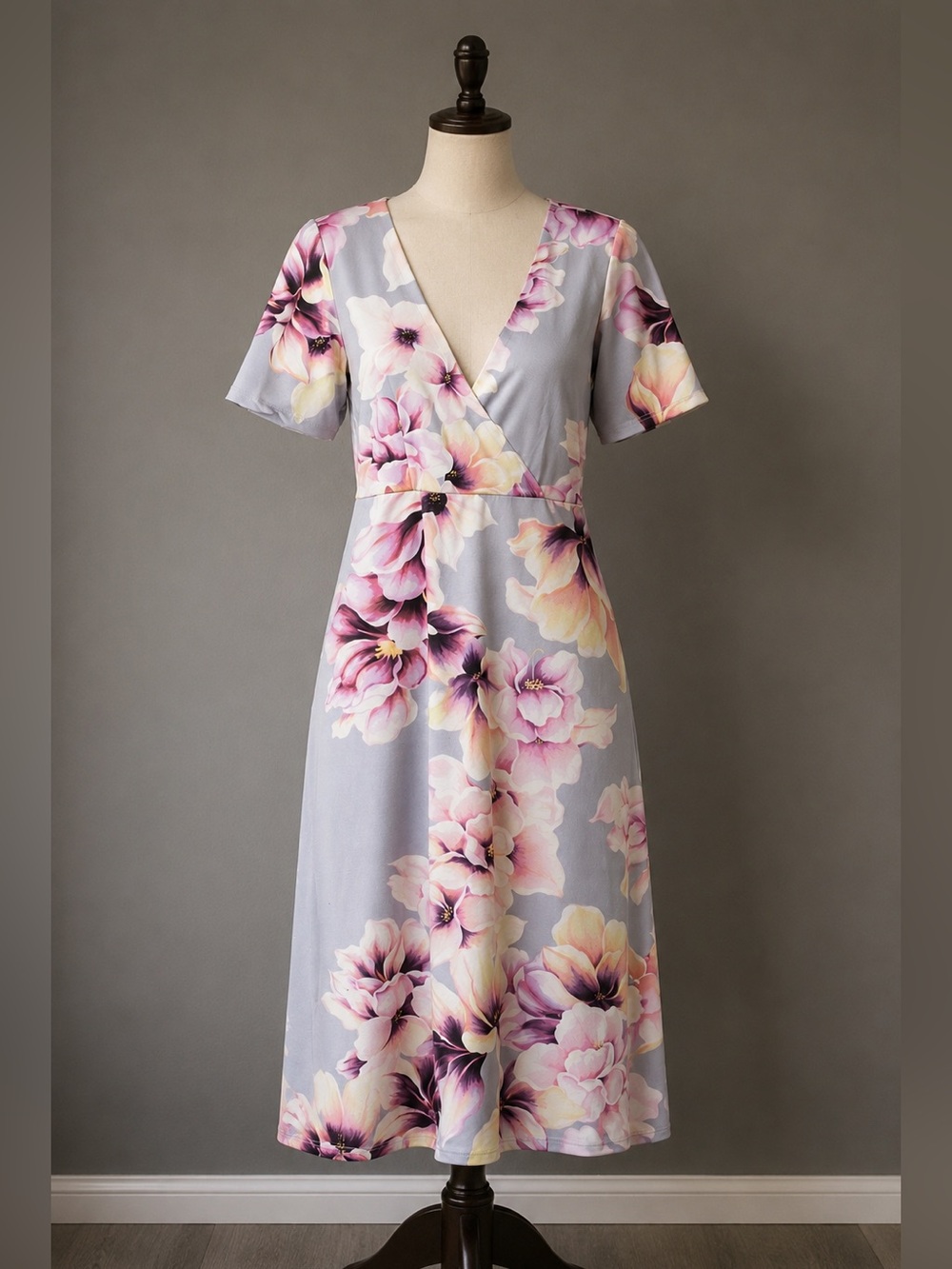 BLUEBELLE Maternity Dress, SIZE 8 (M) Floral Midi Gray Pink V-Neck Empire Waist
